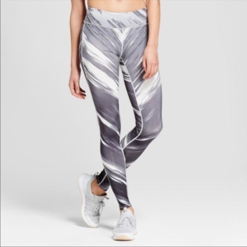 JOY LAB GREY AND WHITE PRINTED LEGGINGS.